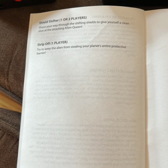 Atari flashback 5 wireless game console and two controllers - Picture 13 of 13